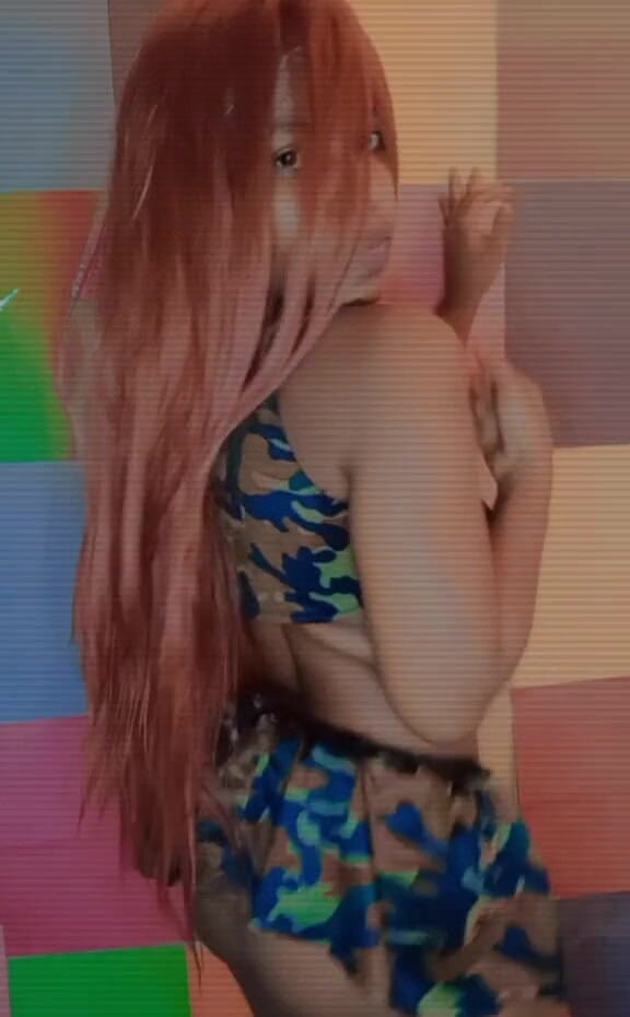 Minayi: Chceš, abych tě udělala Tiktok, ale nahá