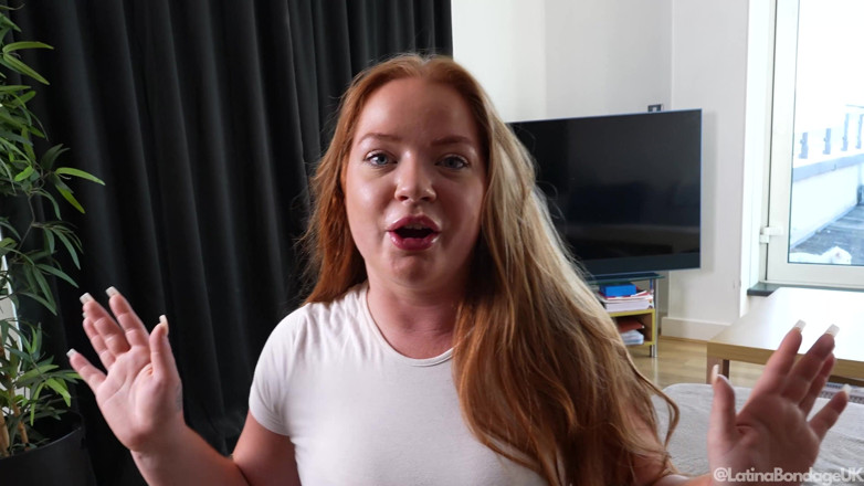 Latina Fetish: Jesss capture: intrappolato in un imbracatura Ballgag e cintura stretta!