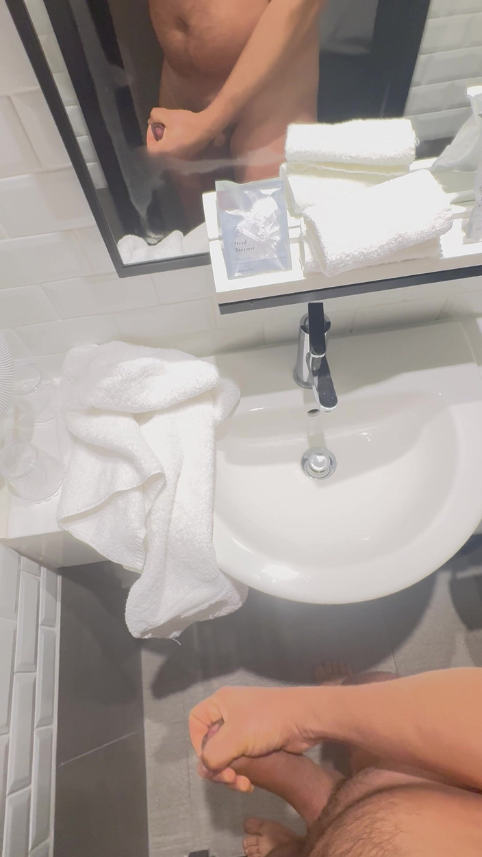 Hot dick in your ass: Vuoi una pioggia dorata? Dopo che posso venire in bocca.