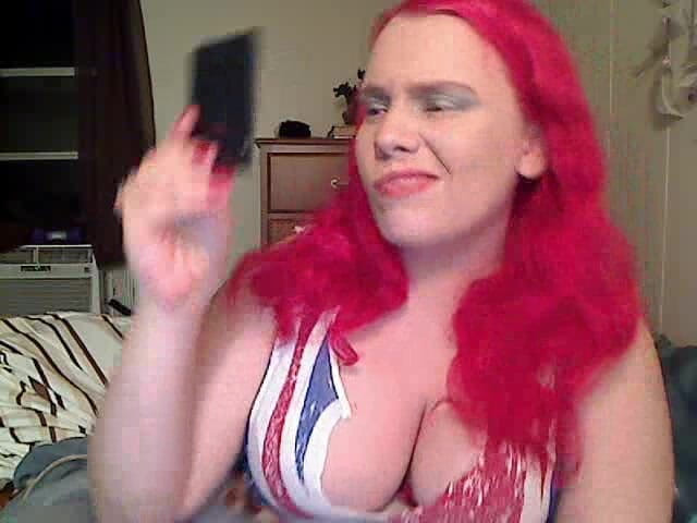 Scarlet Vixen: कॉम्पैक्ट मिरर के साथ मुंह वाली कामुकता