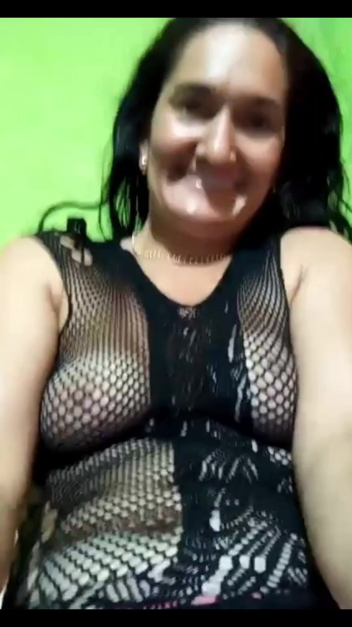 Anny Scorcia: 내 후장 P2 사이에 당근을 가진 Follo