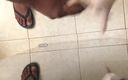 Sexy sereppu: Masturbándose con un zapato de tacón alto