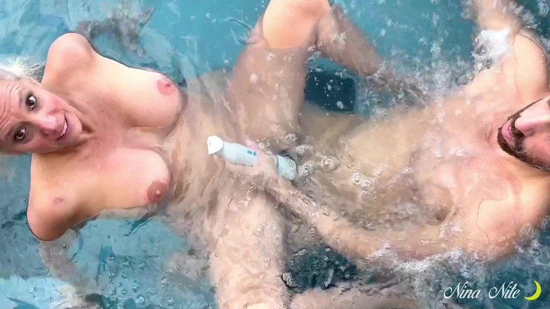 Nina Nite: Nina nite có rất nhiều niềm vui ướt át!