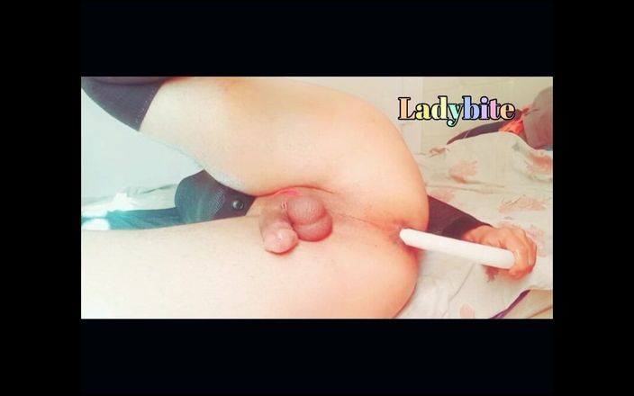 Ladybite: Läcker femboy spermasprut samling