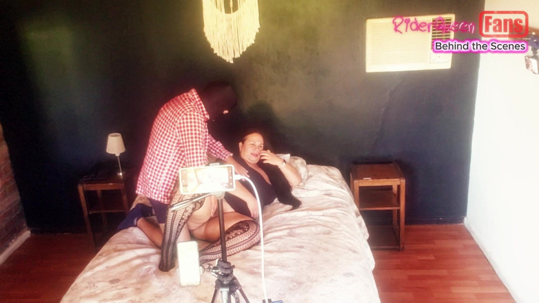 Riderqueen: 팬을 위한 비디오, 비하인드 스토리.