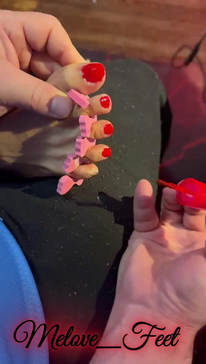 Naelor: Coloring Her 4.5 Size Feet