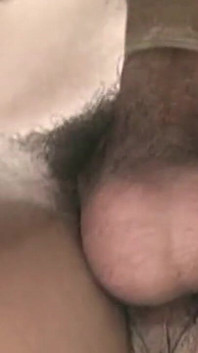 Tante seksi rambut merah lagi asik ngentot kontol kekasihnya yang bertato dengan penuh semangat
