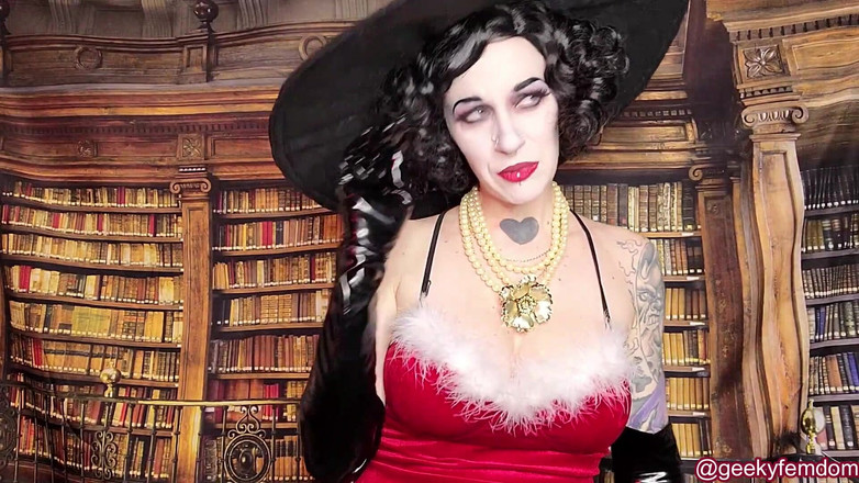 Geeky Femdom: Леди Димитреску подарок на праздник