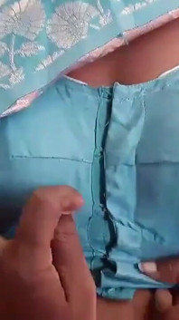 Suami cuckold hantar malam pertama isteri dengan bos -1