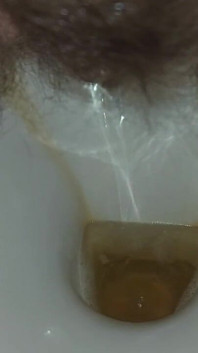 Pissing Housewife