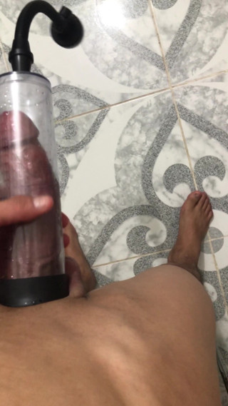Magoculionero: At My House Pulling My Penis Until All the Milk...