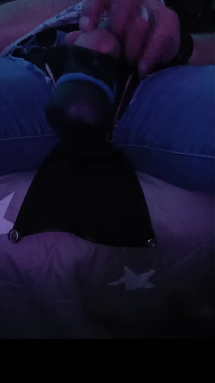 JeansdadXL: Üvey baba partiden sonra odamda biraz eğleniyor