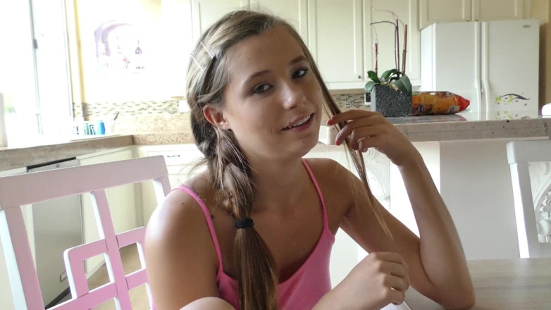 Hefburg: 18yo petite give older man rimjob