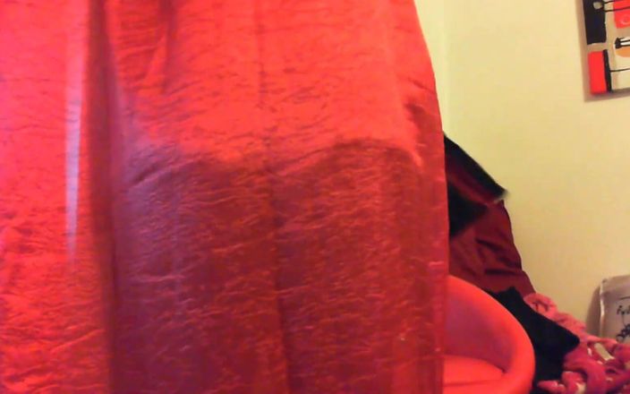 Nicoletta Embassi: Findom roleplay direkam di skype: masturbasiku suka merogoh koceknya untukku!