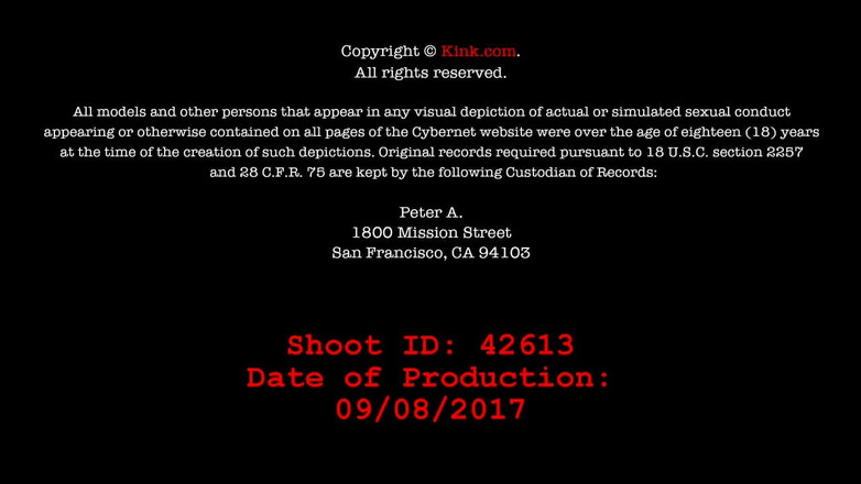 Kink TS: Sensual Domme Venus Lux Gets Worshiped and Fucks Her Obedient...