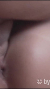 Trio dubbele penetratie en reet likken met mooie brunette