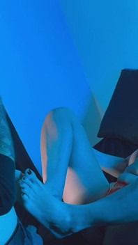 Agatha Mama je zlobivá MILF, která ráda pohlcuje mé nohy