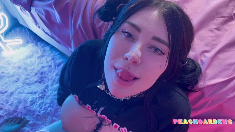 Peachgardens: 18 Year Old Zumersha Teen Was Destroyed by Huge Dick