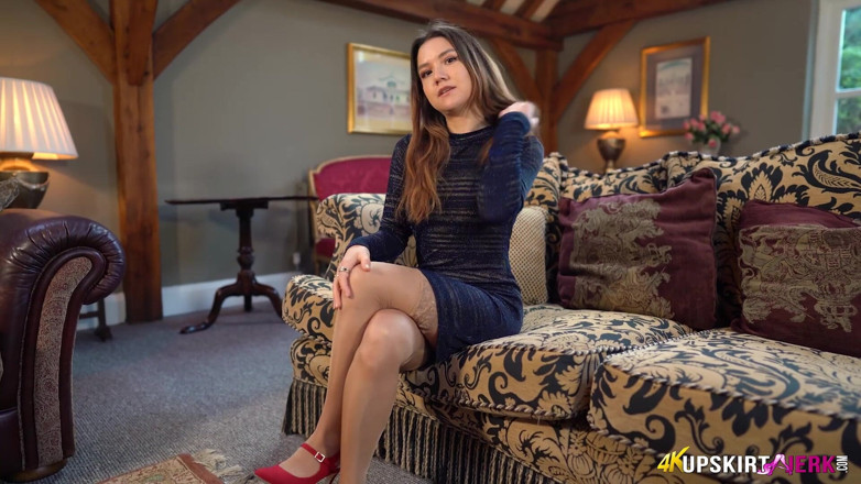 SkirtJerk: Maya - Skirt suci