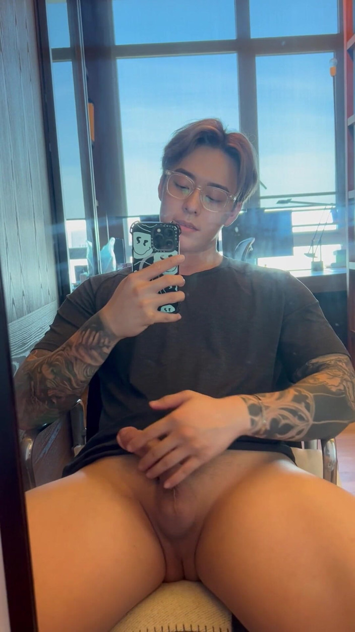 Tituslow: Asian Teen Jerks off Secretly in Study Room