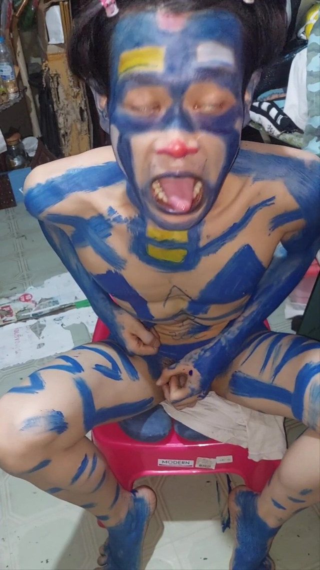 The Clown Is Permanently Painted. (Funny Laboo Boo)