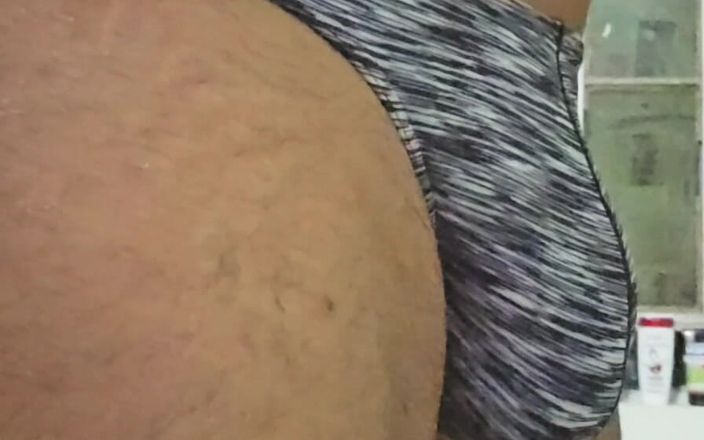 rruh_2024: 给朋友看了新内衣，然后回家好好地做爱