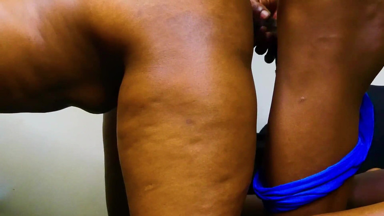 DelamorMotionX: Bigass przyrodnia siostra piesek