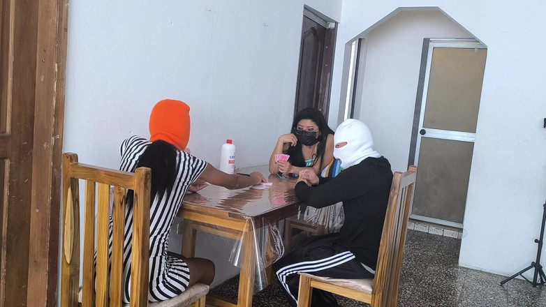 NEGRITA SEXY: Sahabatku memenangkan taruhannya dan sekarang dia berhubungan seks denganku dan...
