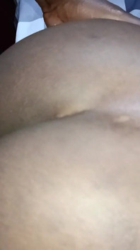 Pareja africana noche de sexo antes de acostarse