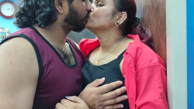 Vaigavarun45: Neck Kiss Boobs Press Kiss Romance in Shirt and T...