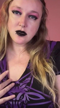 Afacerea satanică a fetei gotice