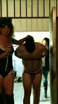 Dominatrix Mistress April - 矯正措置