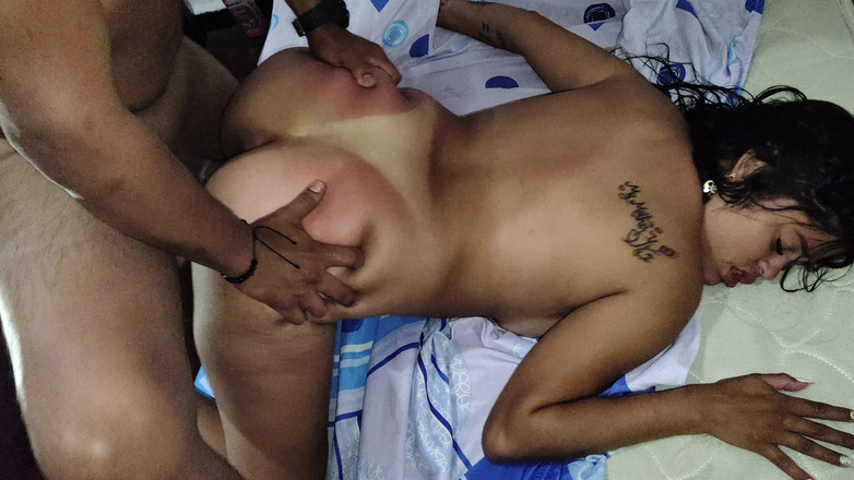 AngyAmazon: Eşim Çekim Yaparken Sevgilim Köpek Sevişiyor