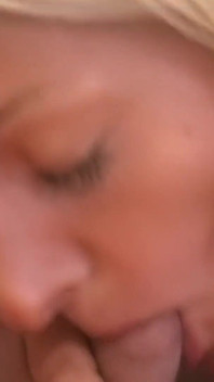 Melissa Lauren: Tânără, sublimă, perfectă, deja o zeiță totală a pornografiei