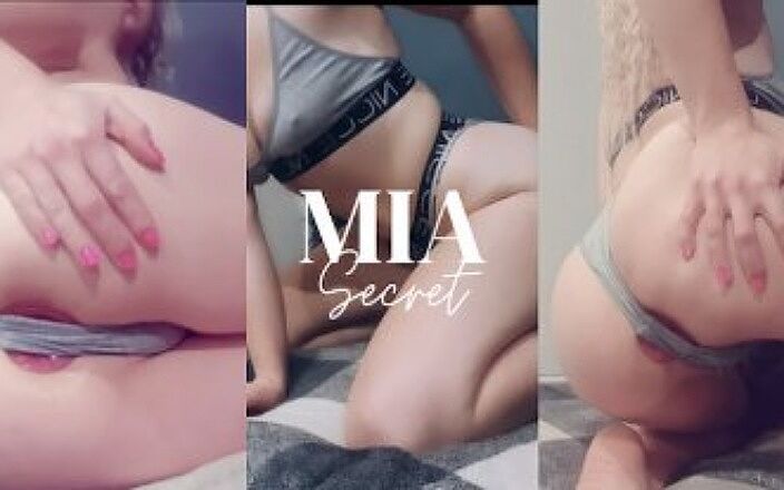 Mia Secret: 肛门训练！我喜欢为你伸展我的屁股