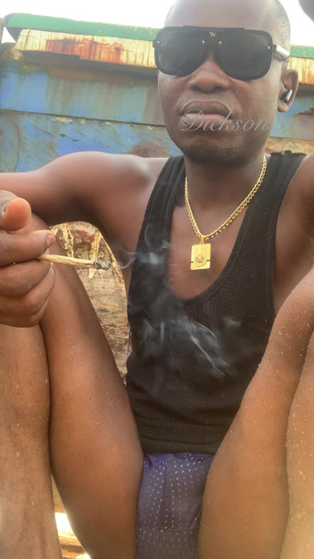 Dickass3x: Hai Peminat Masih Berseronok Di Pantai Cotonou