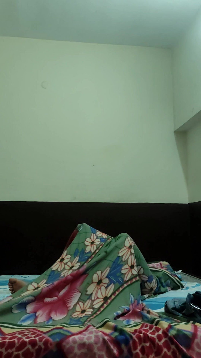 Hindiaudioadda1: Lovers Secretly Enjoying in Bedroom