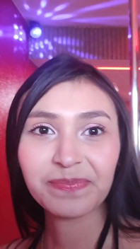 Sex Roulette-Spiele mit Roxi folgen Profil für vollständiges Video