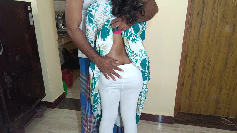 Laxi ammu: 大学生