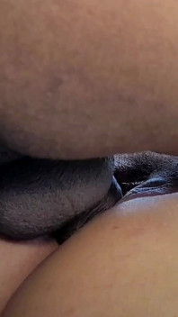 Pantatku dientot kontol raksasa pria kulit hitam