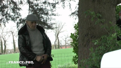 La France a Poil: Tetona madura en gangbang y lechada al aire libre