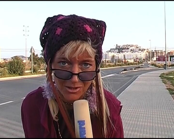 Deutsche Camgirls: Německá holka si hraje se svou kundičkou ve venkovní show