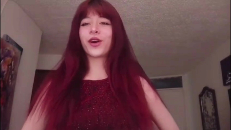 Elisabeth Garban: Khiêu Vũ Gợi Cảm Khoe Lỗ Đít Latinh Nhỏ Nhắn