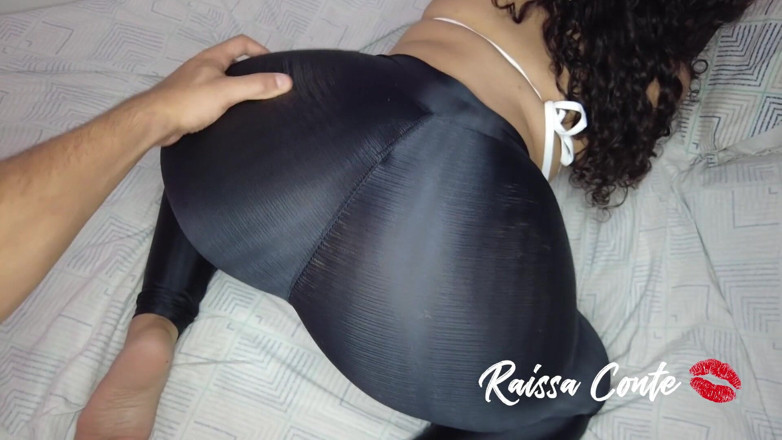 Raissa Conte: Er hat nach dem fitnessstudio meine leggingshose zerrissen