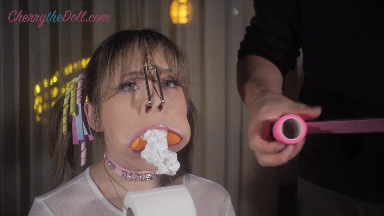Cherry The Doll: Hoofdbondage 2