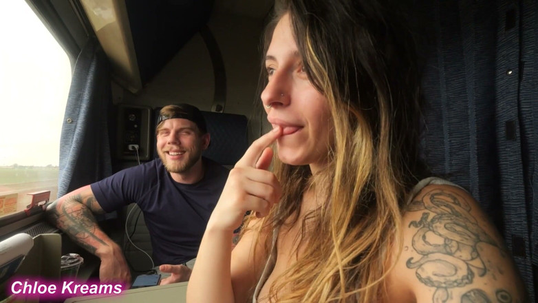 Chloe Kreams: Enorme pik berijden op de Amtrak deel 4 - ruige risicovolle neukpartij -...