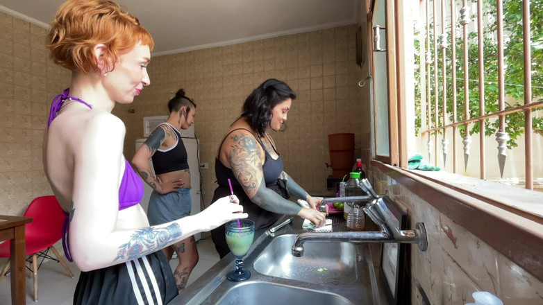 Quente club: Gordinha Chamou as Amigas Para Uma Tarde De Drinks E...