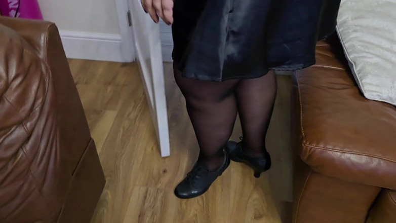 Slutty Ms B: Самостійне бондаж Мішап
