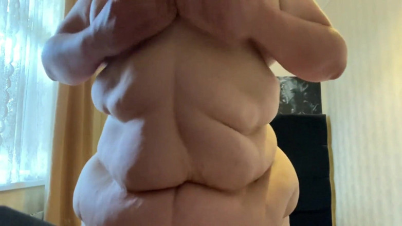 Real homemade BBW BBC porn: Bbwbootyful - Striptease in sexy laundry