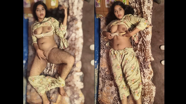 Fuckkkker: Gadis remaja seksi india pamer memeknya sambil bugil sama pacarnya...
